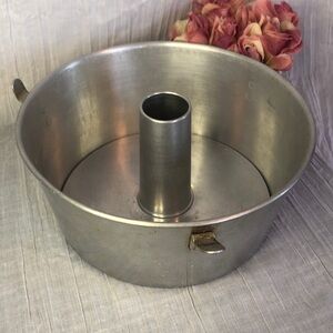 Vintage ANGEL FOOD SPONGE CAKE round 2 pc aluminum loose bottom baking pan